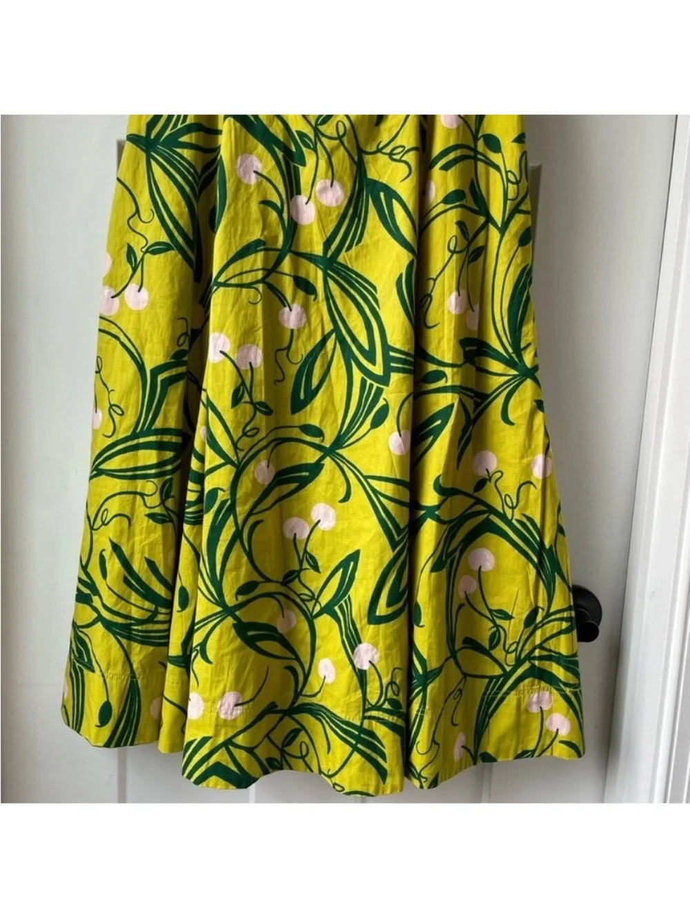 Maeve Puff-Sleeve Sweetheart Dress in Cherry Chartreuse‎ - Picture 6 of 14